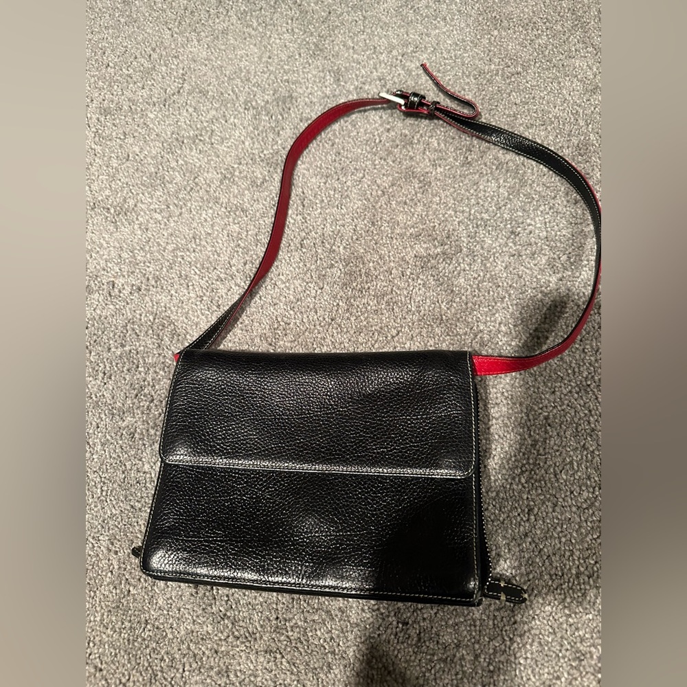 Tusk travel purse